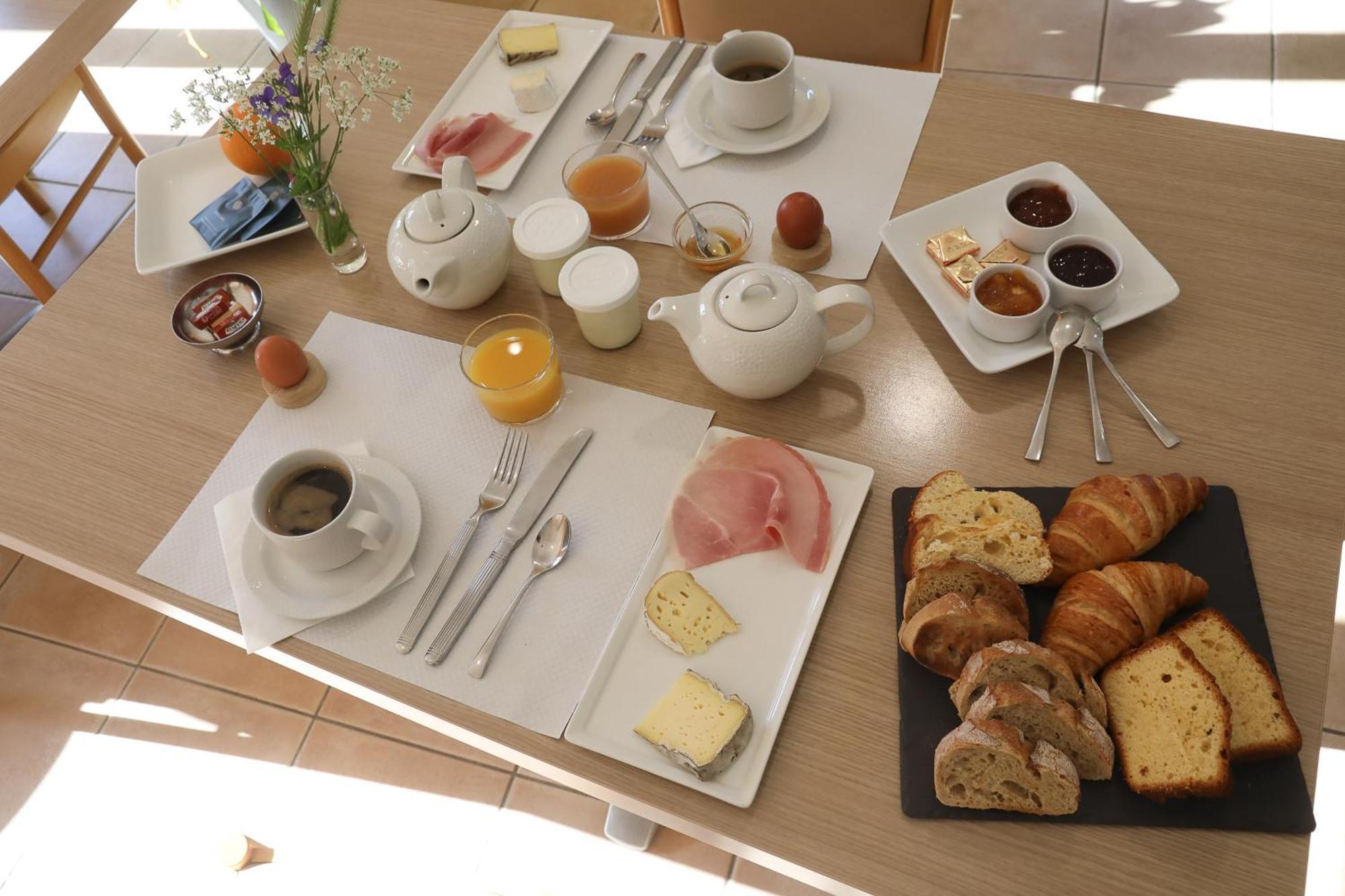 Logis Hotel Spa Restaurant Le Provence Lanarce المظهر الخارجي الصورة