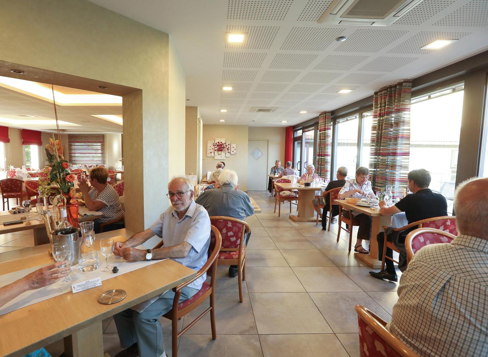 Logis Hotel Spa Restaurant Le Provence Lanarce المظهر الخارجي الصورة