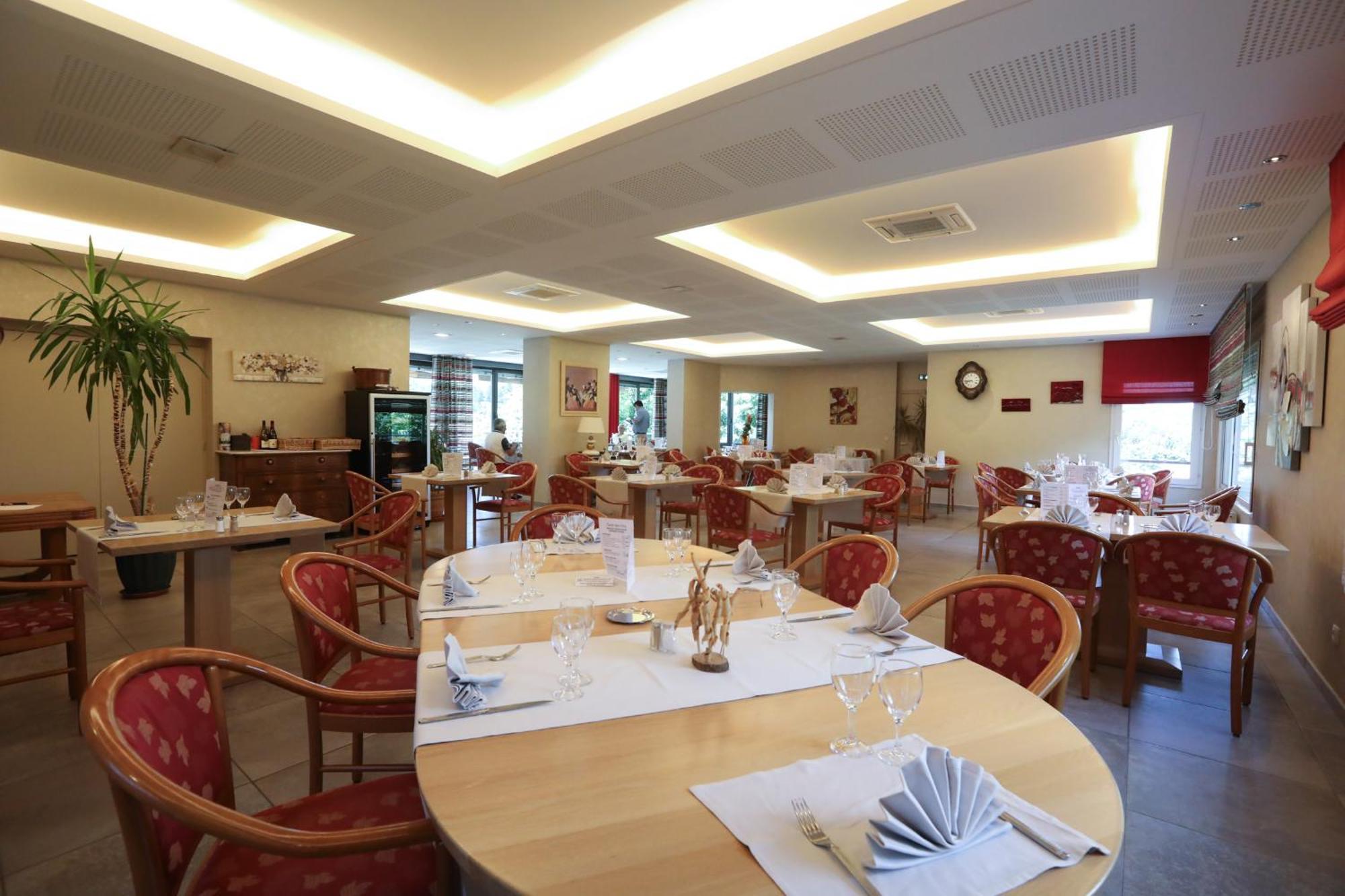 Logis Hotel Spa Restaurant Le Provence Lanarce المظهر الخارجي الصورة