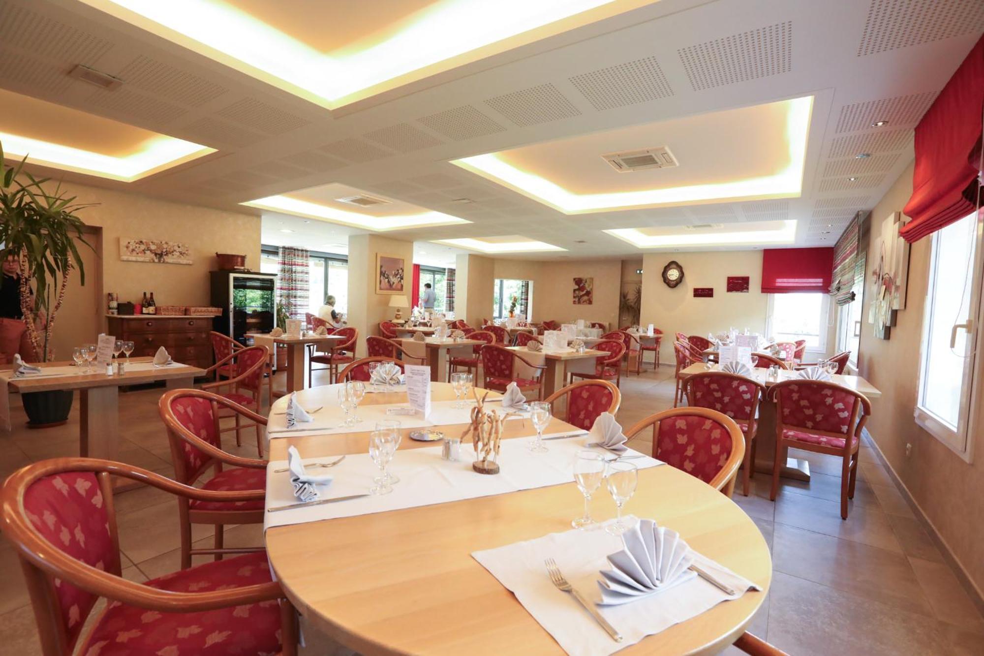 Logis Hotel Spa Restaurant Le Provence Lanarce المظهر الخارجي الصورة
