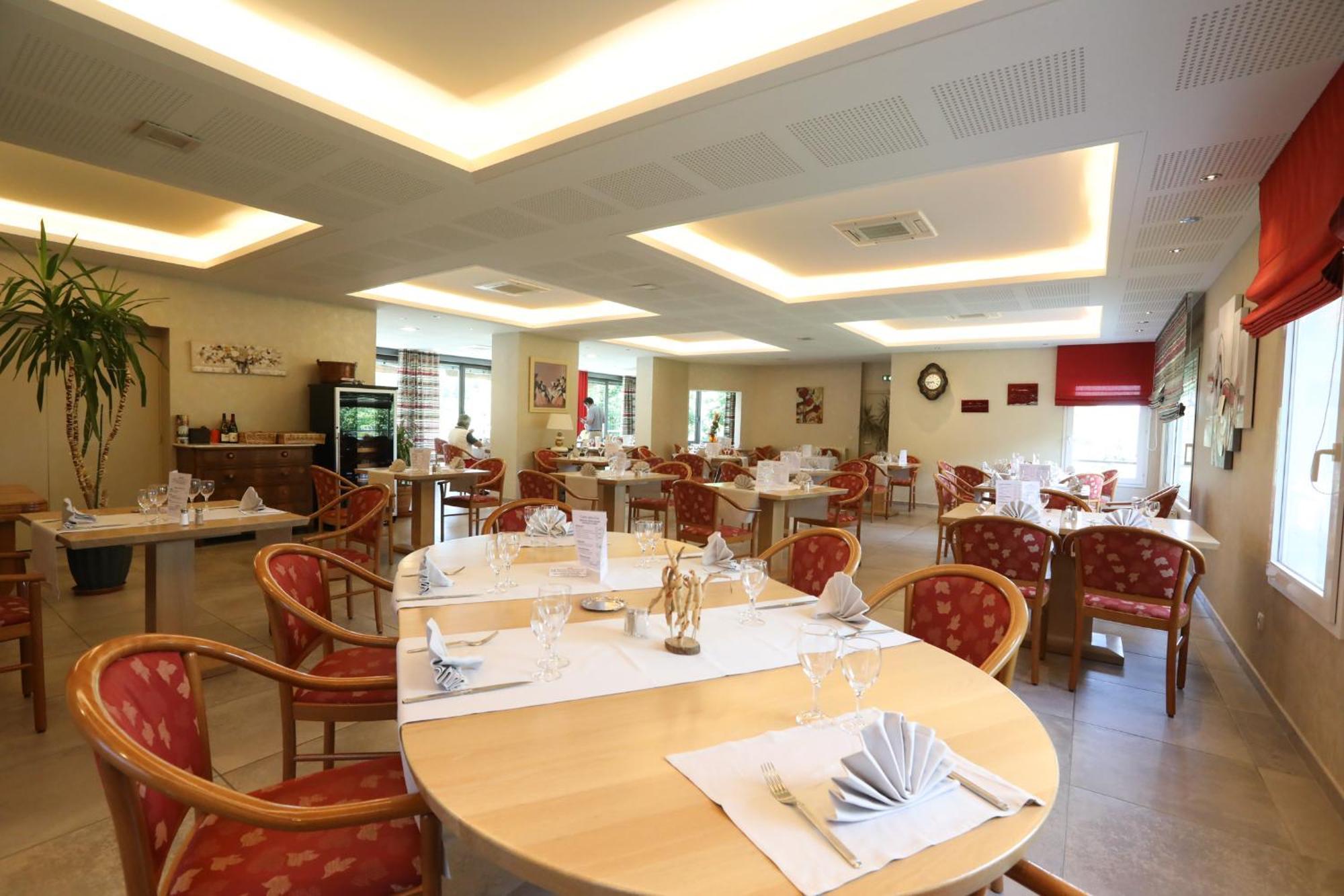 Logis Hotel Spa Restaurant Le Provence Lanarce المظهر الخارجي الصورة